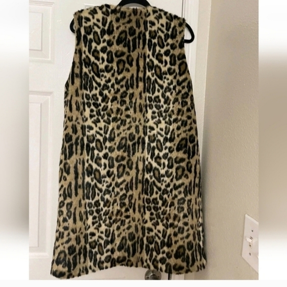 Alice + Olivia Jade Faux Fur Leopard Vest size XS - Picture 14 of 16